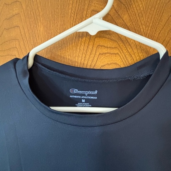 Champion Men's Navy Blue T-Shirt - Picture 4 of 5